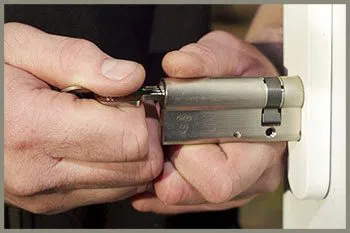 South Shore IL Locksmith Store South Shore, IL 773-825-3042